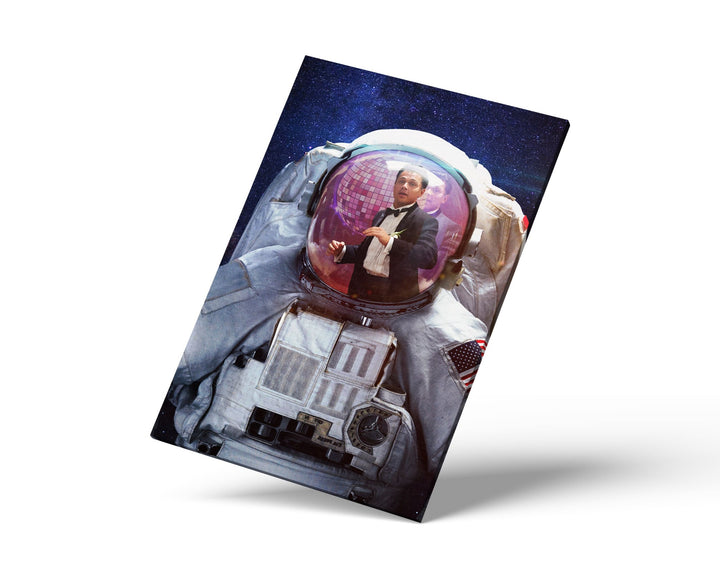WANDBILD „Astronaut im Smoking“ – Acrylglas & Alu-Dibond | Exklusive und Moderne Pop-Art in Museumsqualität
