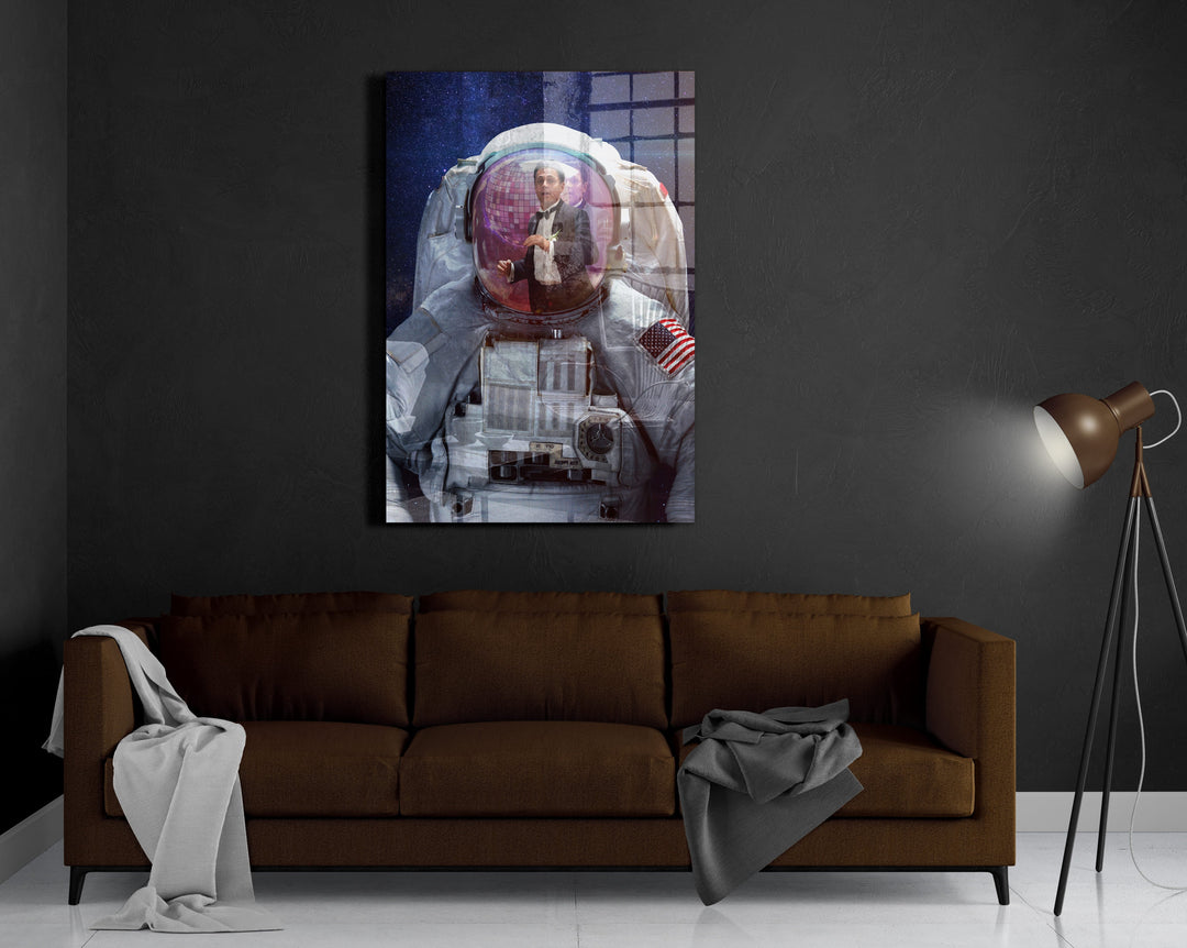 WANDBILD „Astronaut im Smoking“ – Acrylglas & Alu-Dibond | Exklusive und Moderne Pop-Art in Museumsqualität