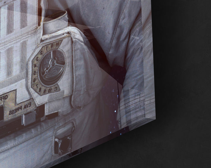 WANDBILD „Astronaut im Smoking“ – Acrylglas & Alu-Dibond | Exklusive und Moderne Pop-Art in Museumsqualität