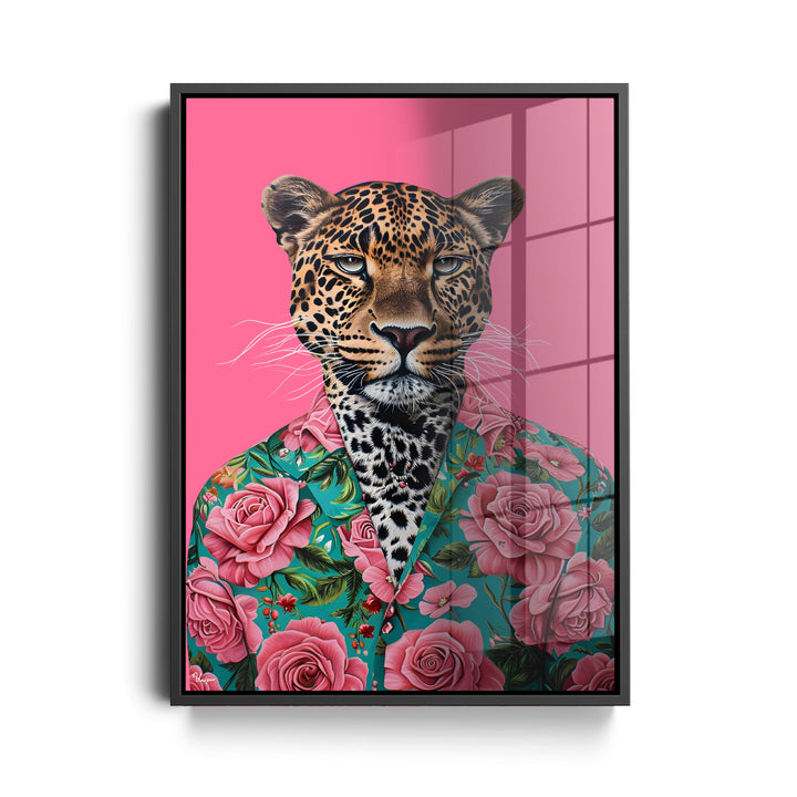 WANDBILD „Leopard mit Blumenhemd“ – Acrylglas & Alu-Dibond | Exklusive und Moderne Kunst in Museumsqualität