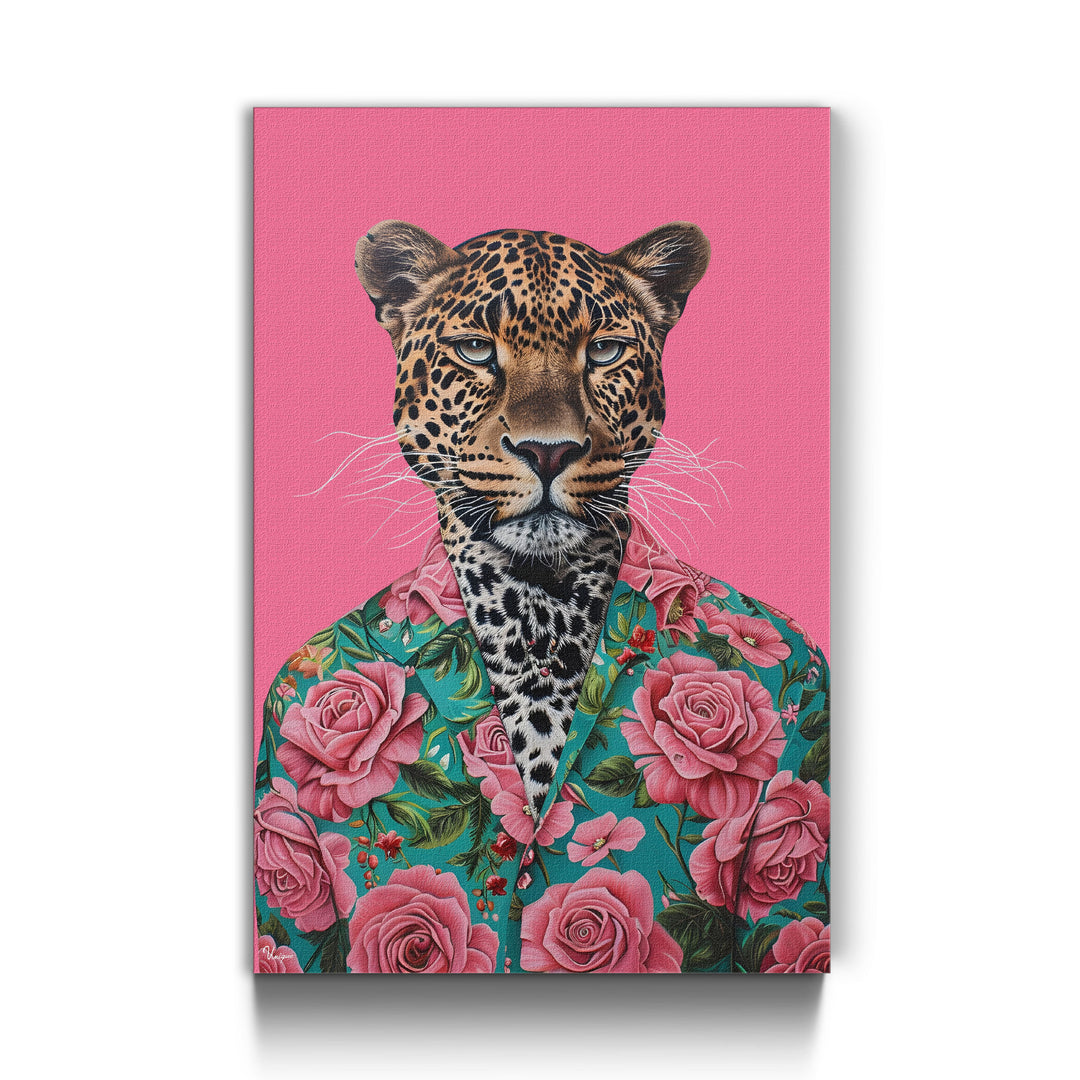WANDBILD „Leopard mit Blumenhemd“ – Acrylglas & Alu-Dibond | Exklusive und Moderne Kunst in Museumsqualität