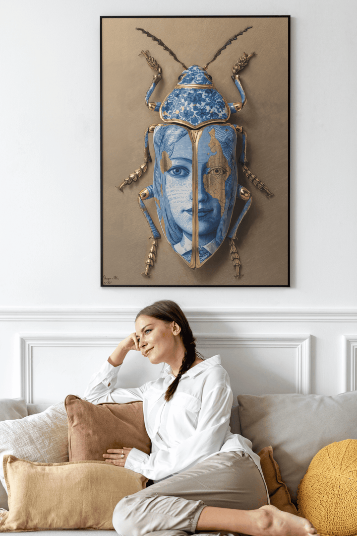 WANDBILD "Porzellan-Käfer mit Porträtmotiven – Delfter Blue Stil" – Acrylglas & Alu-Dibond | Exklusive Limitierte und Moderne Kunst | 1 von 50 Weltweit in Museumsqualität