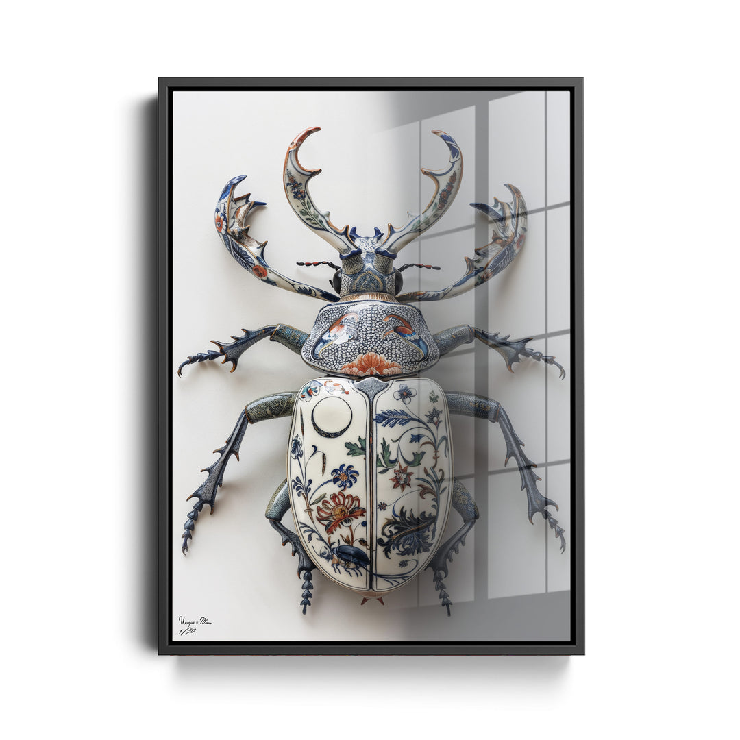 WANDBILD "Porzellan-Hirschkäfer mit floralen Motiven – Delfter Blue Stil" – Acrylglas & Alu-Dibond | Exklusive Limitierte und Moderne Kunst | 1 von 50 Weltweit in Museumsqualität