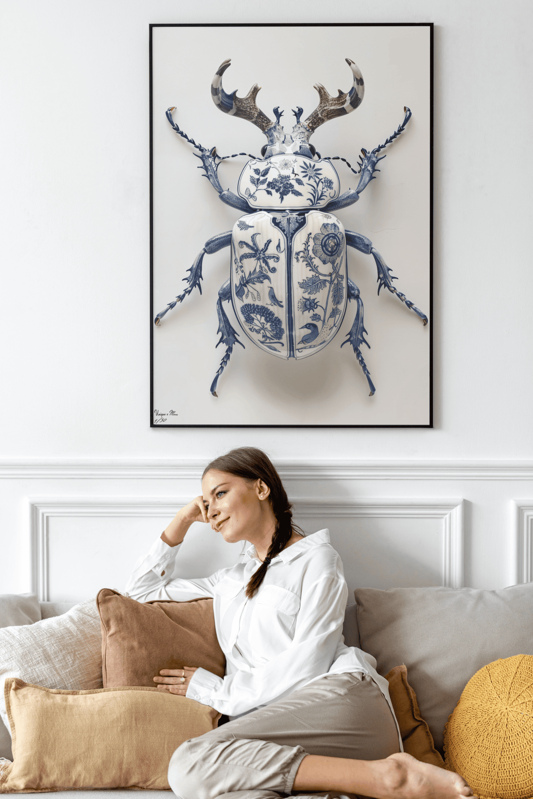WANDBILD "Porzellan-Hirschkäfer mit botanischen Motiven – Delfter Blue Stil" – Acrylglas & Alu-Dibond | Exklusive Limitierte und Moderne Kunst | 1 von 50 Weltweit in Museumsqualität