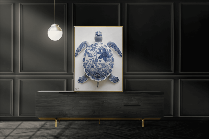 WANDBILD "Porzellan-Schildkröte mit botanischen Motiven – Delfter Blue Stil" – Acrylglas & Alu-Dibond | Exklusive Limitierte und Moderne Kunst | 1 von 50 Weltweit in Museumsqualität