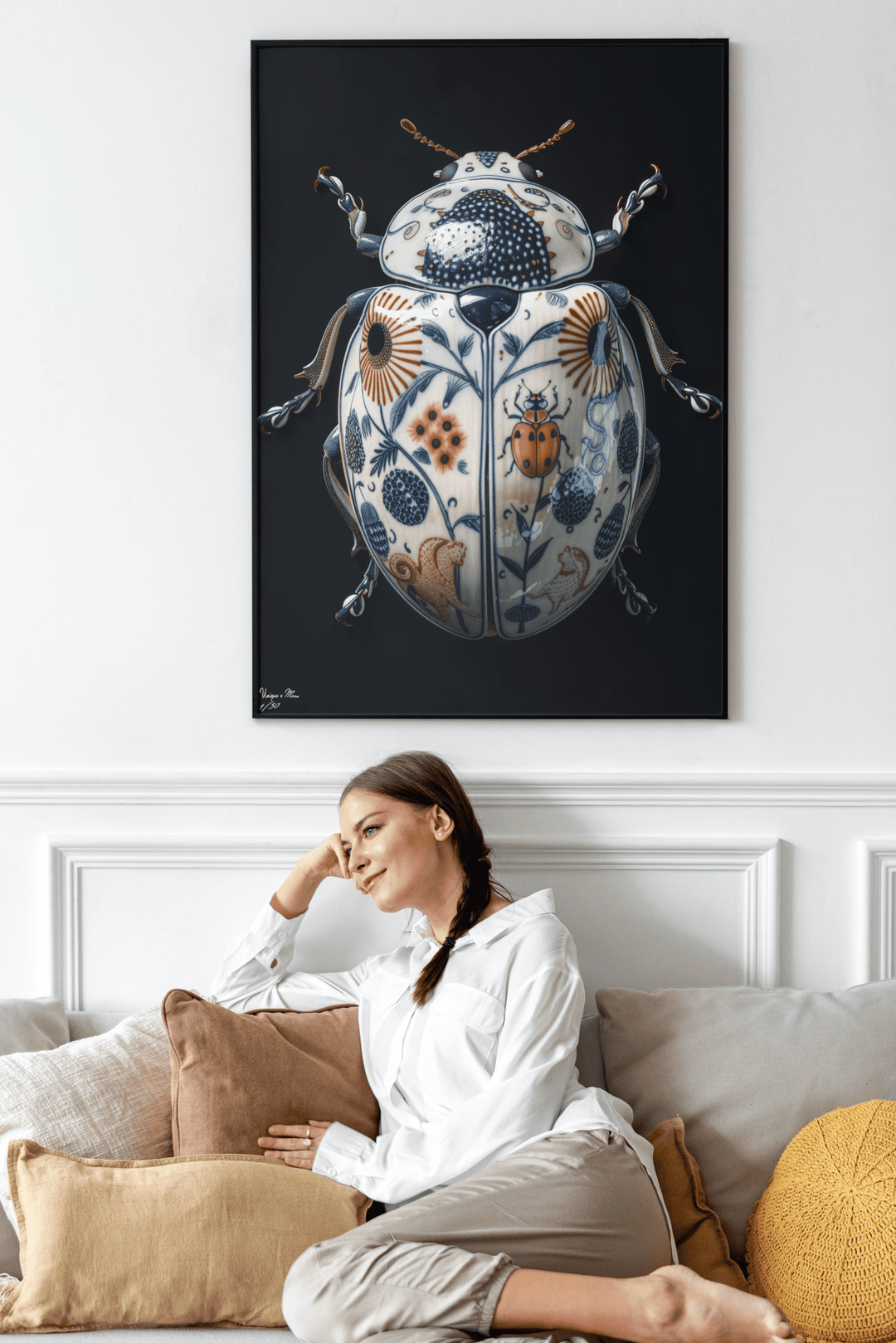 WANDBILD "Porzellan-Käfer mit floralen Aspekten – Delfter Blue Stil" – Acrylglas & Alu-Dibond | Exklusive Limitierte und Moderne Kunst | 1 von 50 Weltweit in Museumsqualität