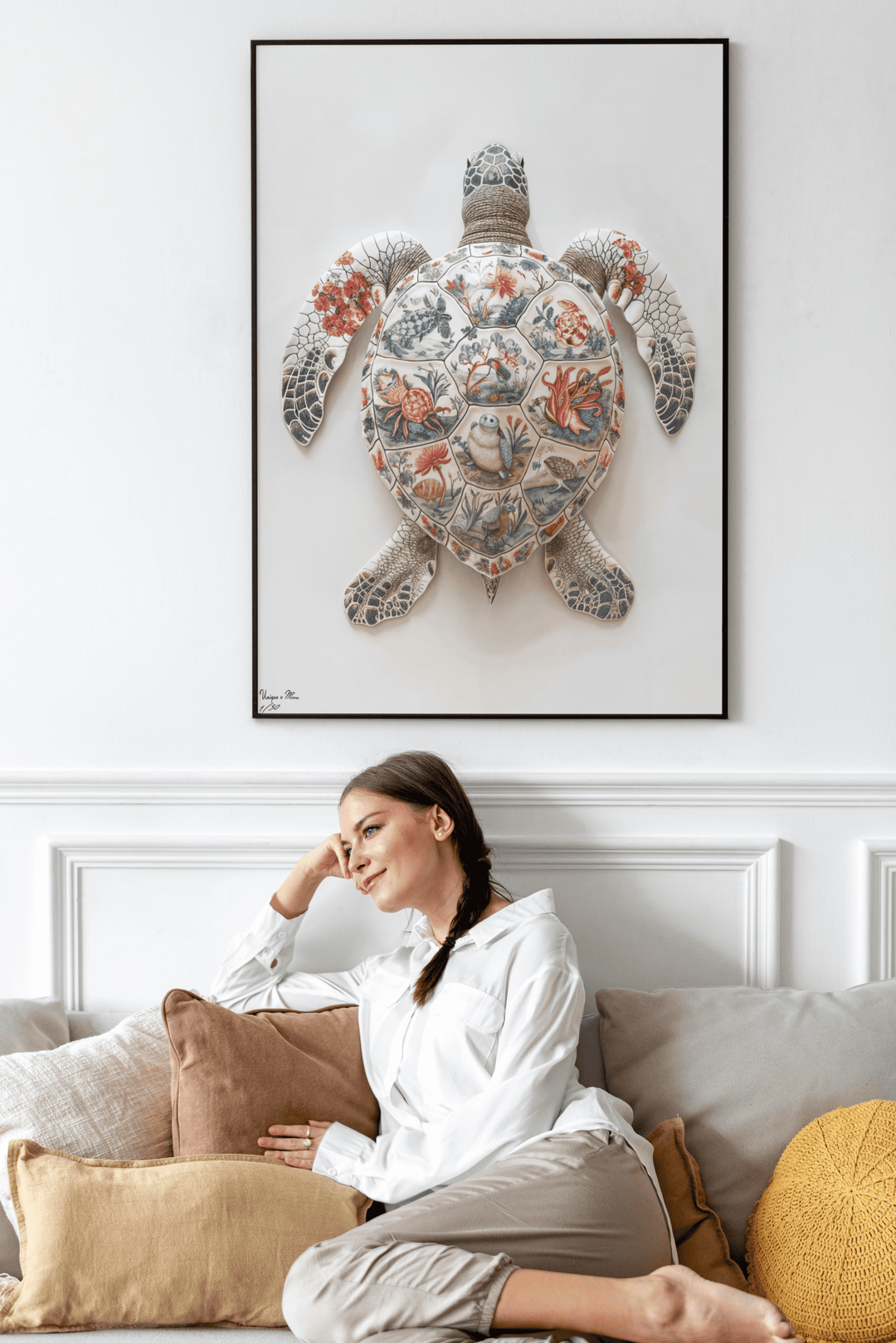 WANDBILD "Porzellan-Schildkröte mit detailreichen Motiven – Delfter Blue Stil" – Acrylglas & Alu-Dibond | Exklusive Limitierte und Moderne Kunst | 1 von 50 Weltweit in Museumsqualität